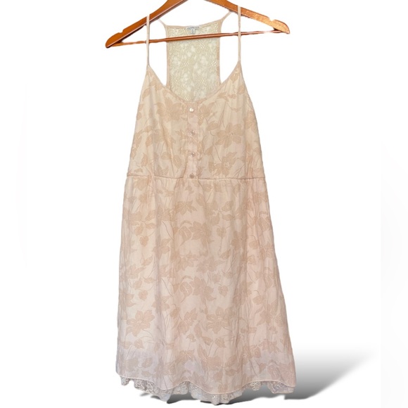 Charlotte Russe XL Lace Overlay Dress Light Pink Nude Knee Length sleeveless - Picture 1 of 5